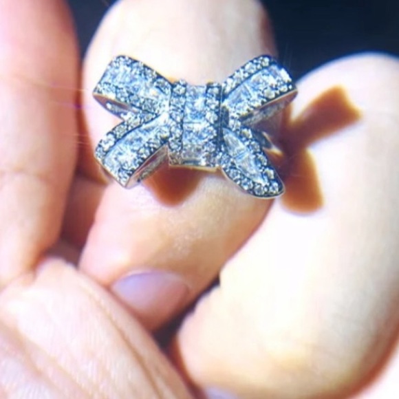 New! 925 Sterling Silver Diamond Bow Ring! - Picture 13 of 17
